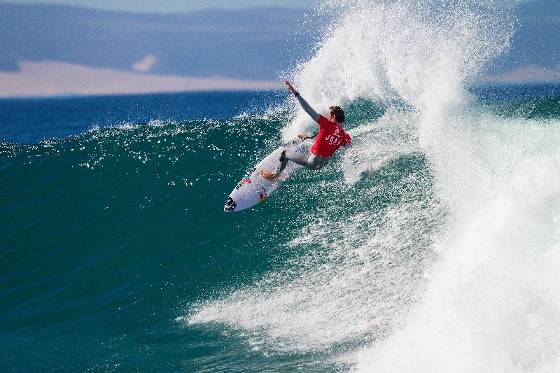 Jordy Smith (ZAF) scores the first Perfect 10 of the competition. Image: ASP / Kirstin Scholtz